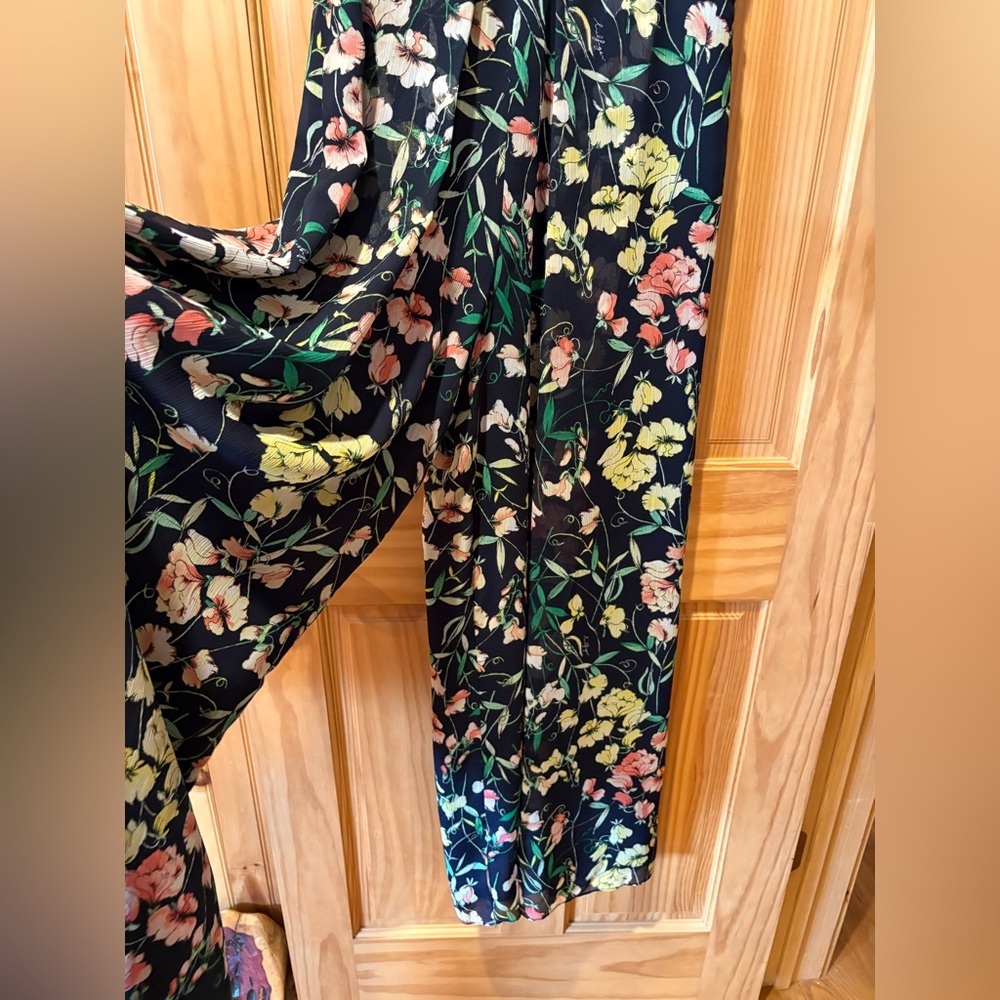 Tommy Hilfiger Printed Ruffled Wide Leg Jumpsuit women’s size 8 - Picture 4 of 16